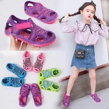 Детские спортивные сандалии для девочек и мальчиков; сезон: весна-лето; детская пляжная обувь Baotou с закрытым носком; Болотная обувь для мальчиков; обувь ярких цветов;
